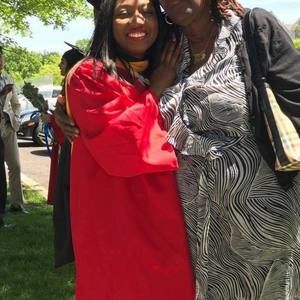 Meet your Posher, Elaine